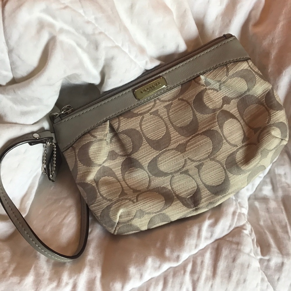 Grey coach clutch